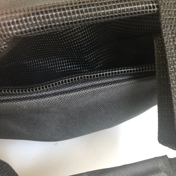 - Pet Carrier Under 20Lb - Picture 3 of 7